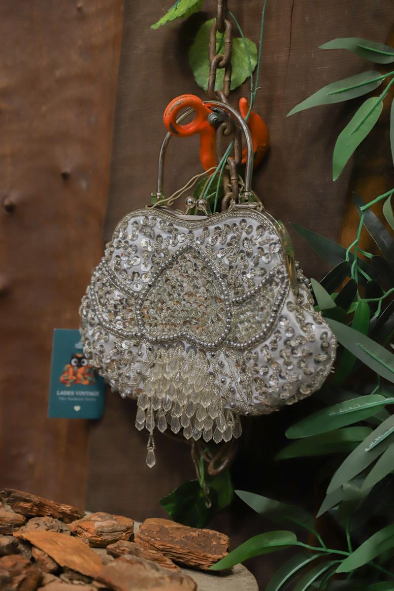 Y2K Silver Püsküllü Çanta