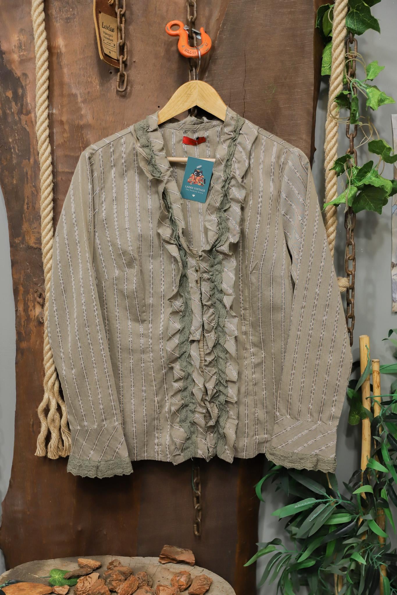 2000s Romantic Ruffle Bluz