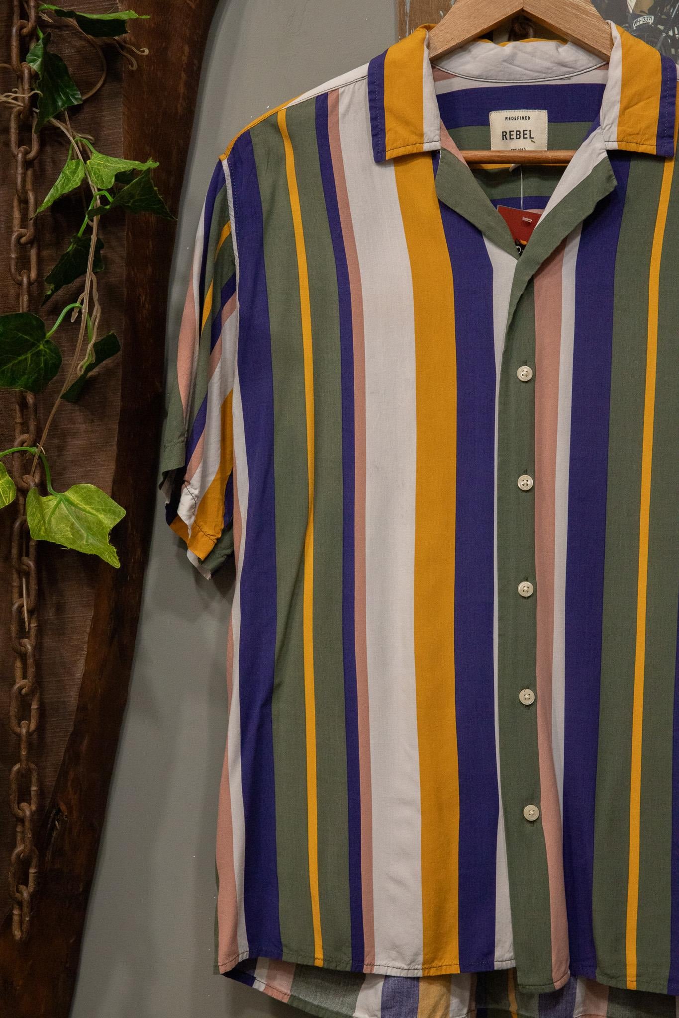 REBEL 2000&s Gömlek