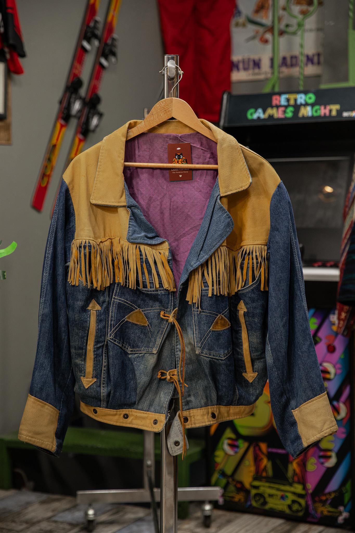 WESTERN MODEL KOT CEKET