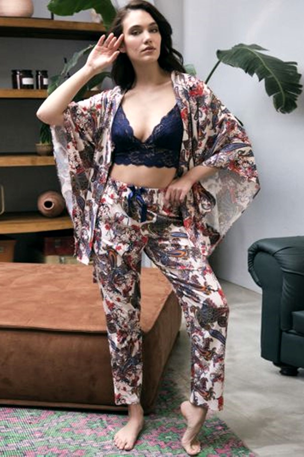 Kadın Saten Çiçekli Sabahlık Desteksiz Dantelli Bralet Pijama Takımı | VAWEN
