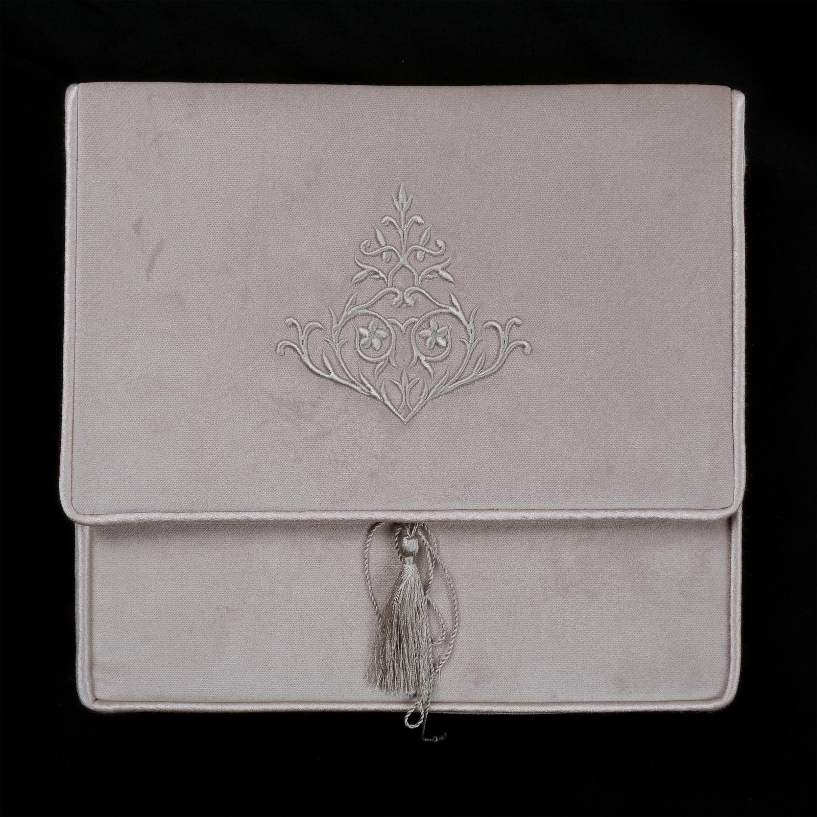 BEJ KADİFE SECCADE SETİ