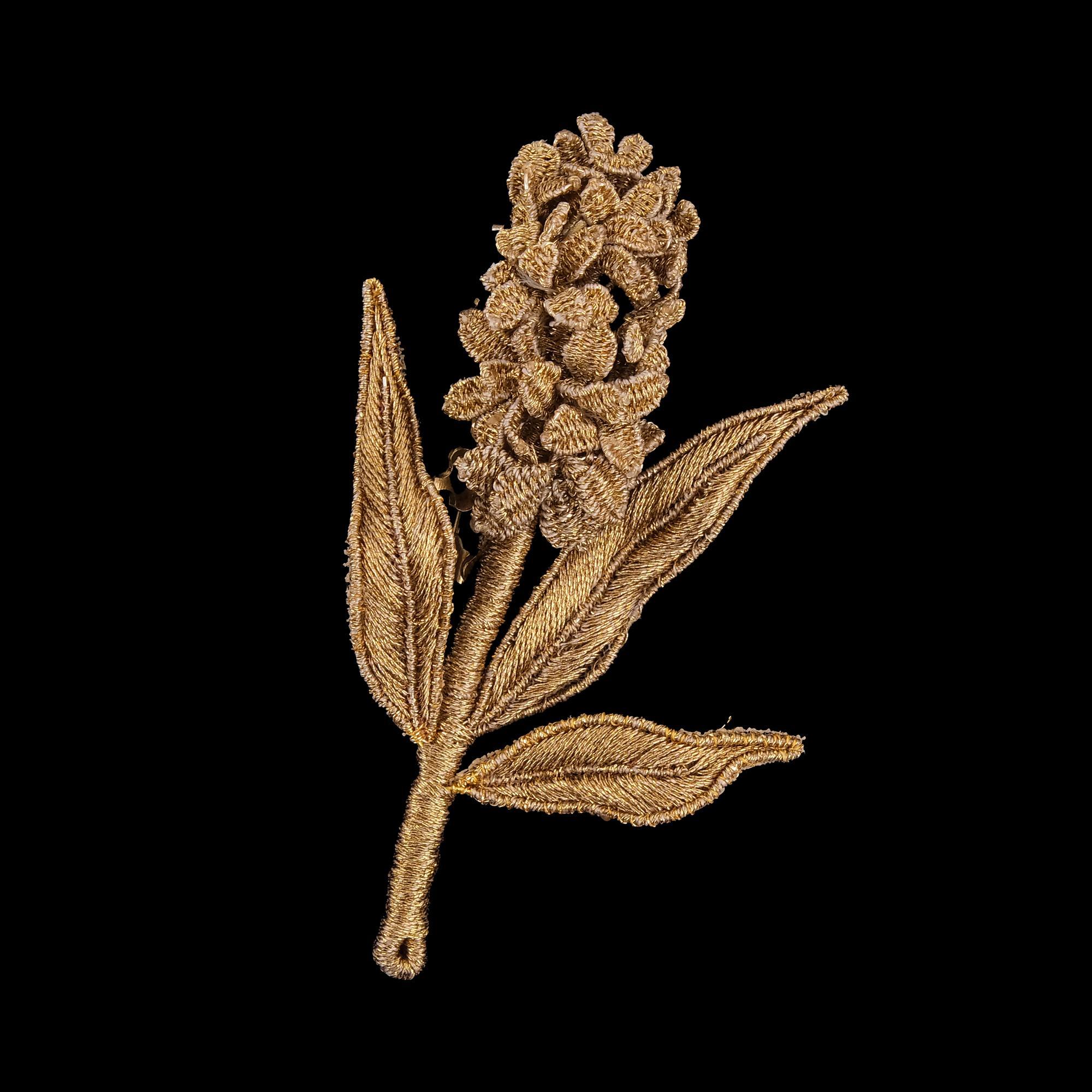 IŞILTI YAKA İĞNESİ
