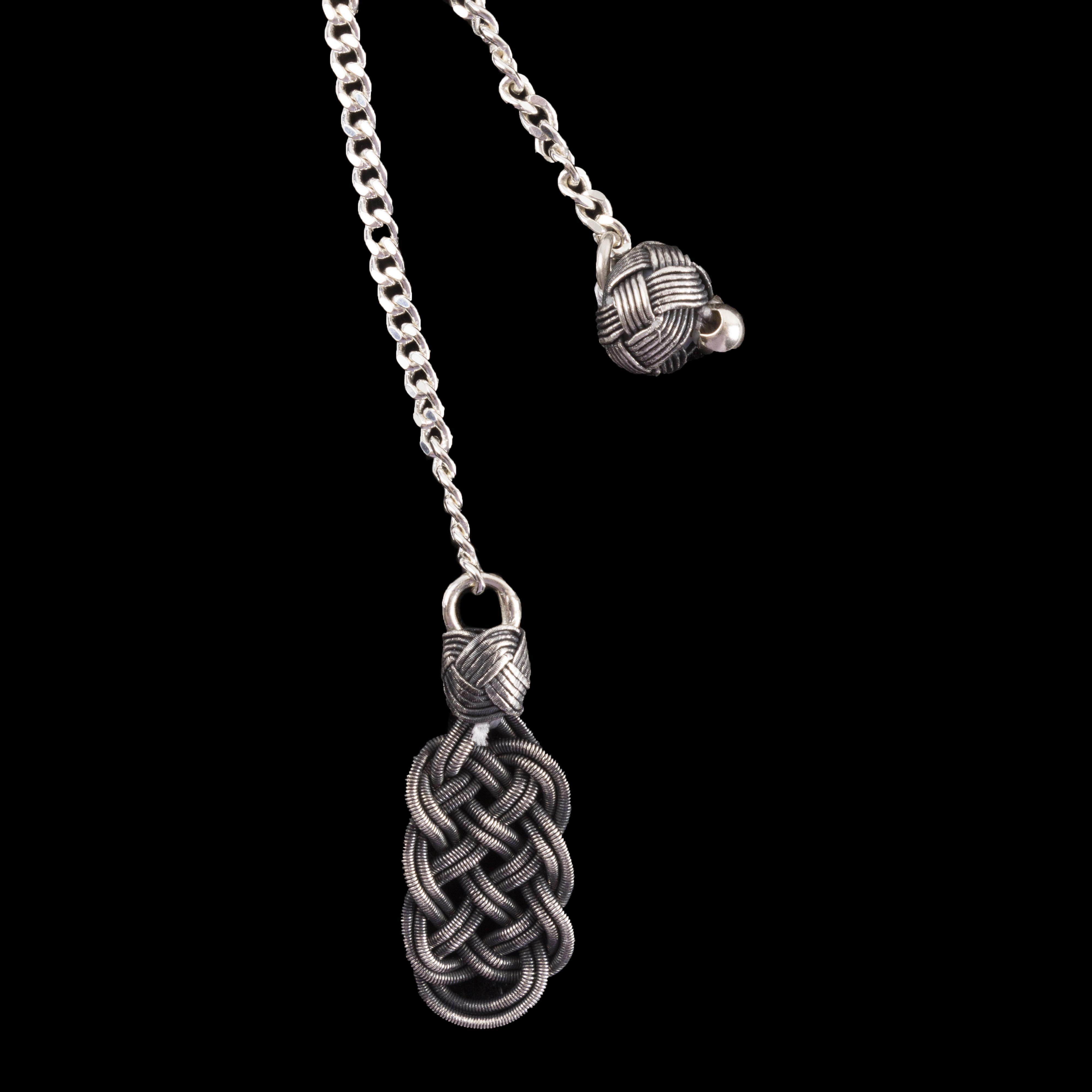 OKSİTLİ KAZAZİYE YAKA İĞNESİ (12,19 GR)