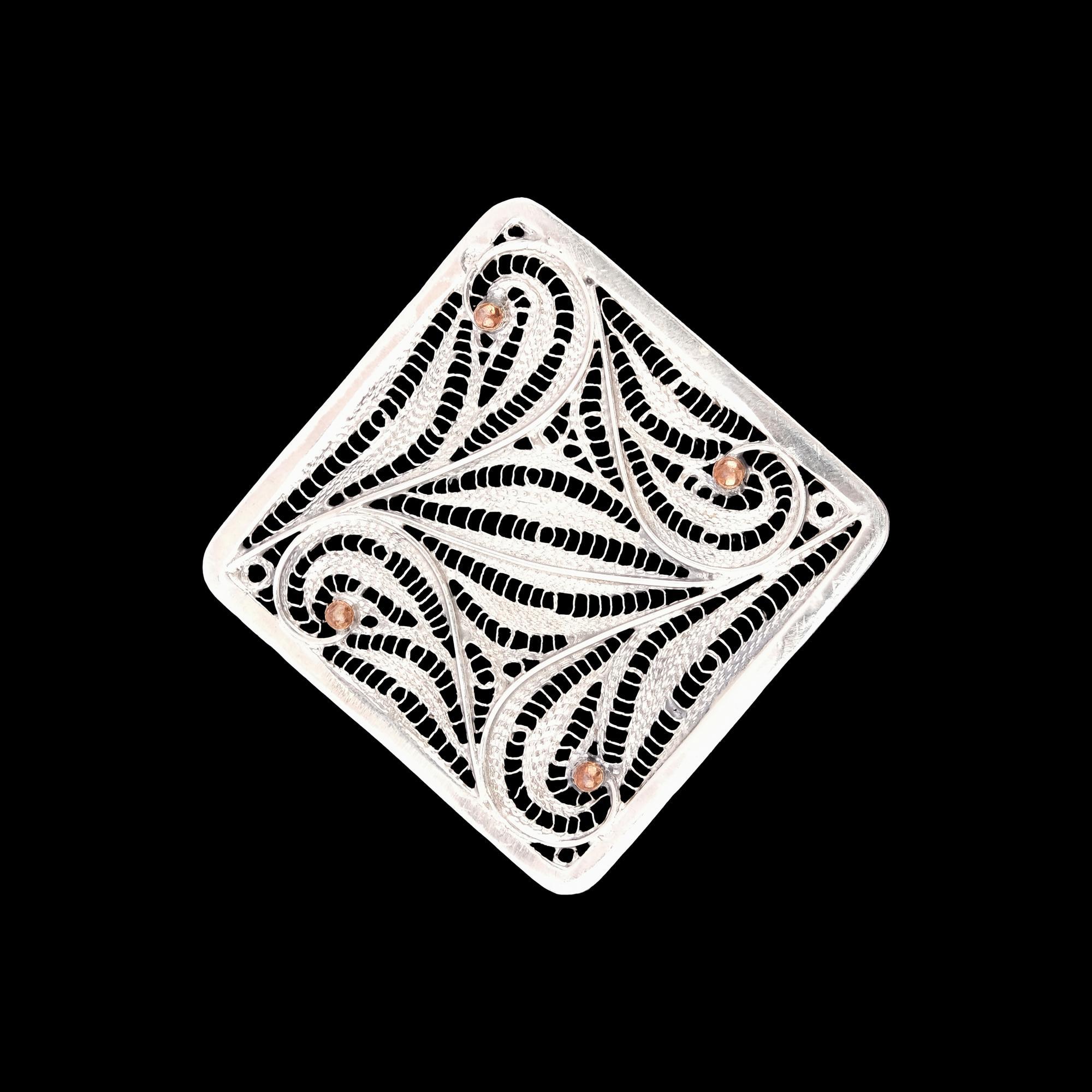 ZARAFETİN VE USTALIĞIN GEOMETRİK BROŞ 3 (11.2GR)