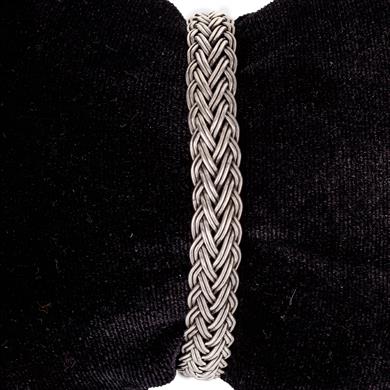 BALIKSIRTI MENGENE BİLEKLİK OKSİT (10,11 GR)
