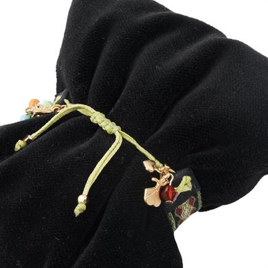 ÇARPANA DOKUMA BİLEKLİK CHARMLI