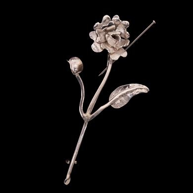 GÜL FORMLU YAKA İĞNESİ