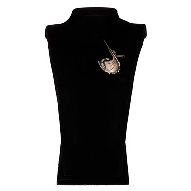 LALELER ARASINDA BROŞ