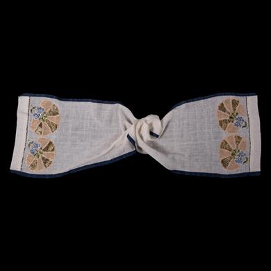 RENKLİ NAKIŞ KARANFİLLİ ÖRTÜ