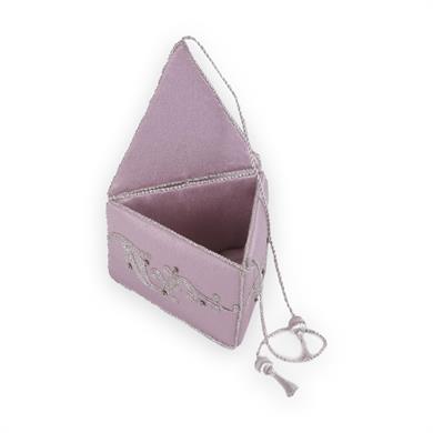 SARAYLI KUTU ÜÇGEN