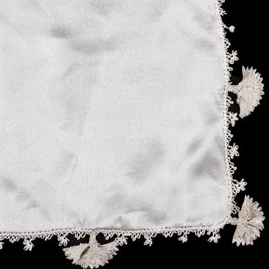 SATEN KARANFİL MENDİL