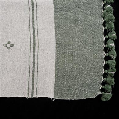 YEŞİL SAÇAKLI VE KOZALI PEŞTAMAL