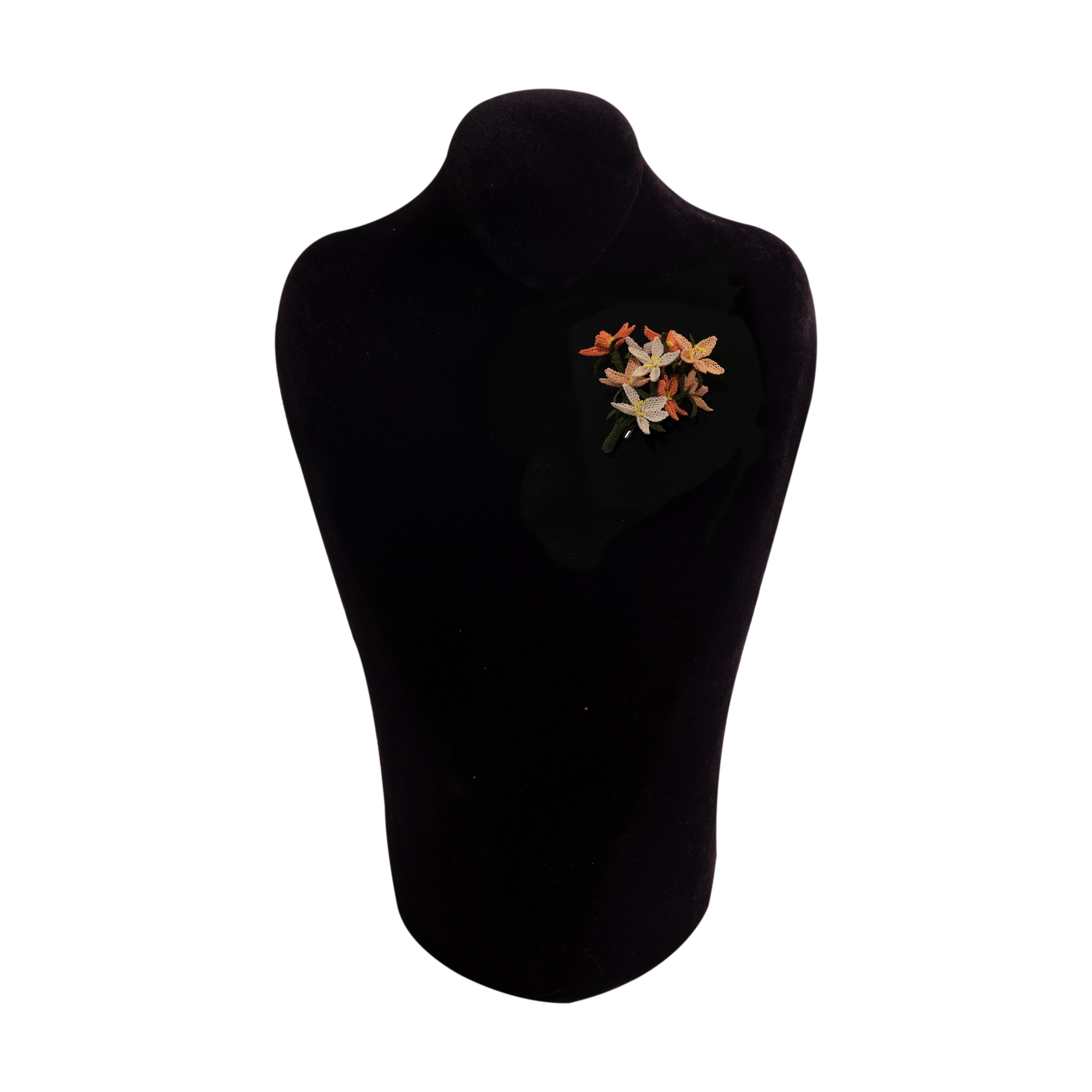 ELMA ÇİÇEĞİ BROŞ