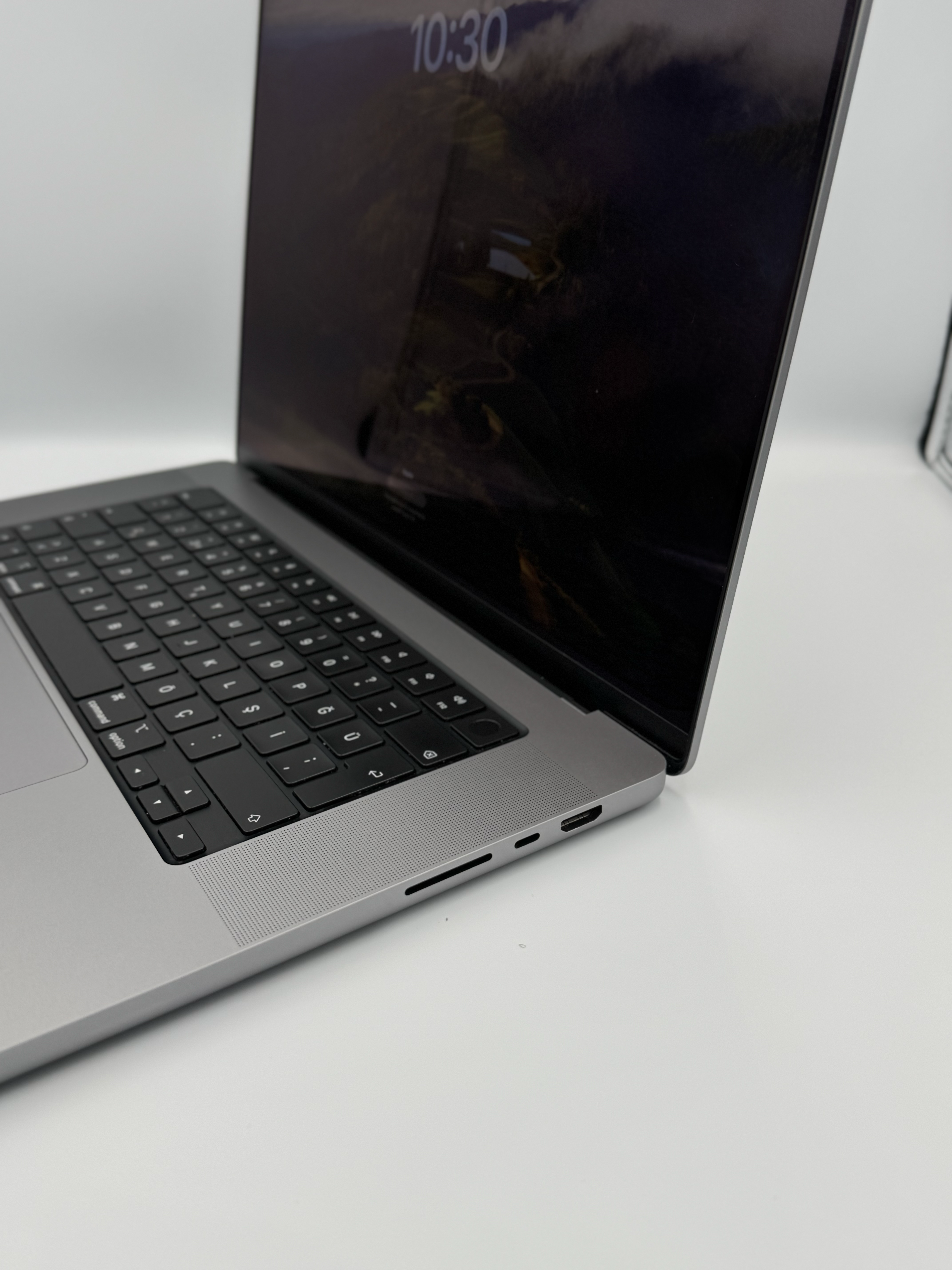 MacBook Pro 16インチ 2021 M1 Pro 16GB 1TB MacBook Pro 16インチ Apple M1 Proチップ搭載モデル[2021年モデル/SSD