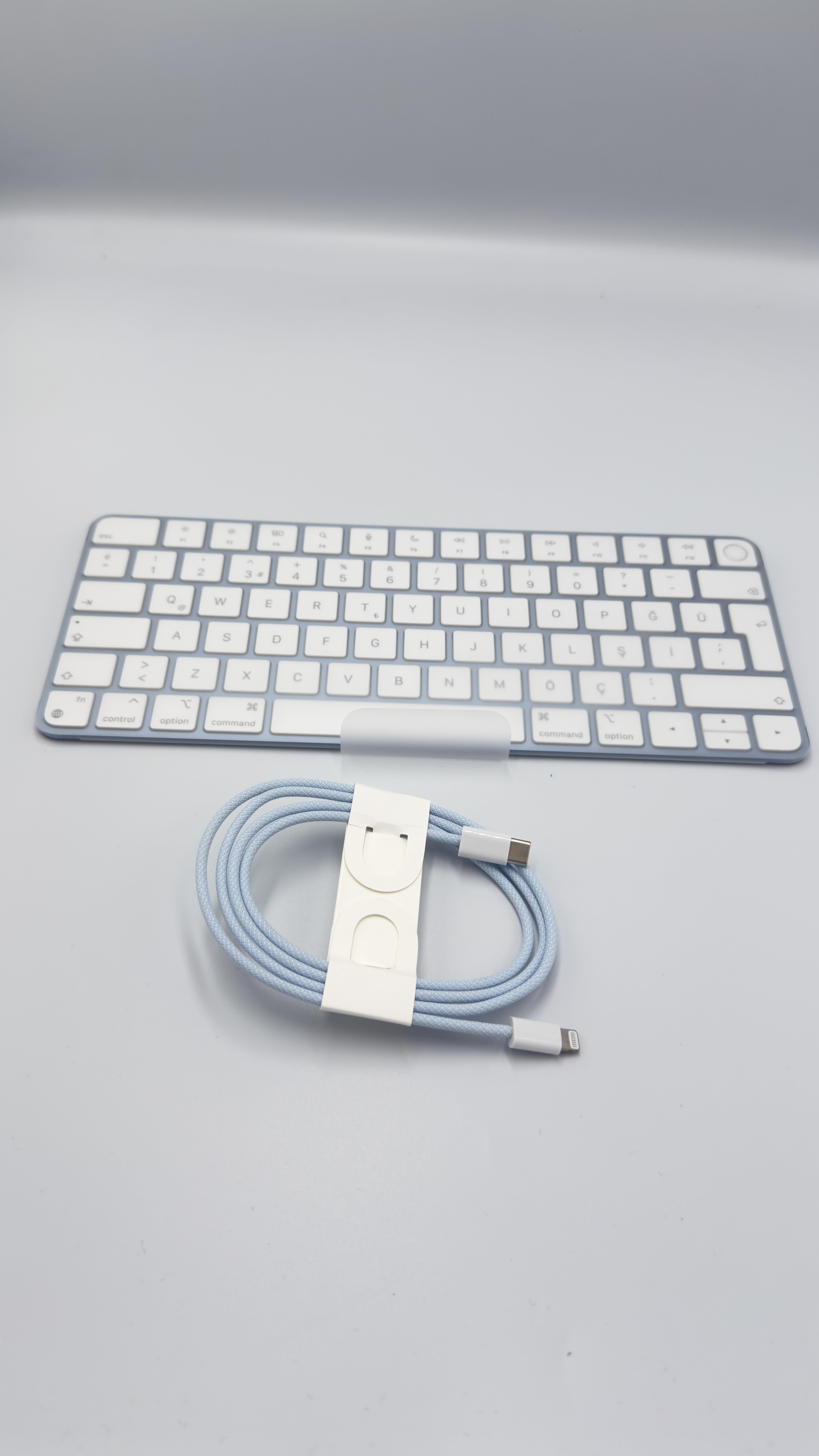 Magic Keyboard with Touch ID  - TR Q Mavi