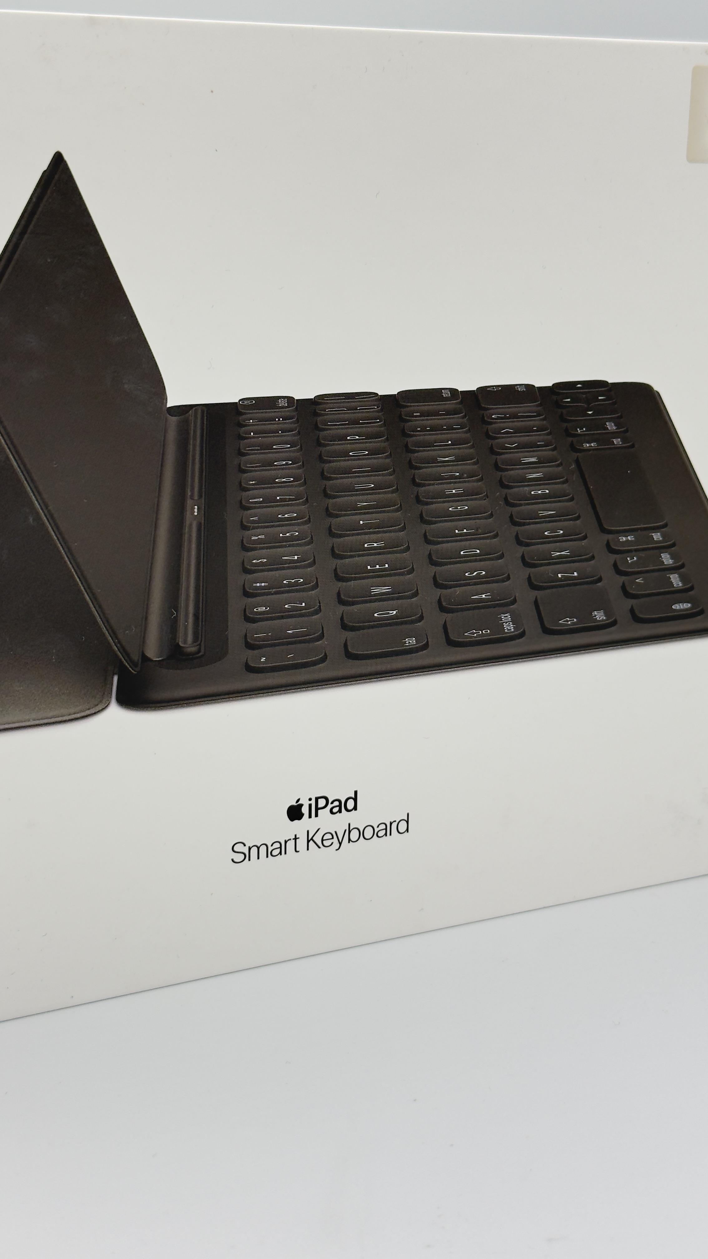 iPad Smart Keyboard-Turkish Q Black iPad Smart Keyboard-Turkish Q (iPad 7th-8th-9th, iPad Air 3rd, iPad Pro 10.5
