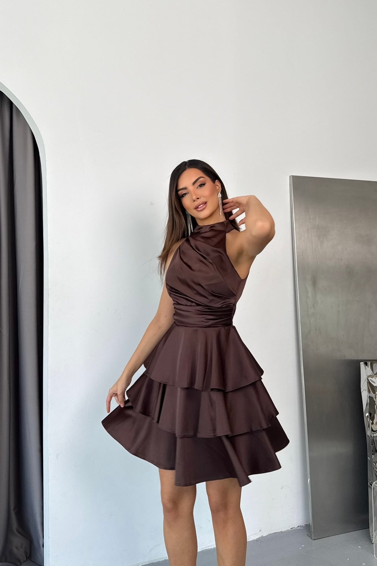 Halter Yaka Eteği Kat Kat After Kısa Elbise - Kahverengi