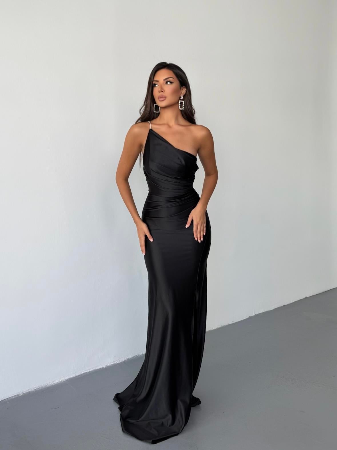 Örme Saten Parlak Tek Omuz Düz Abiye Elbise - Siyah