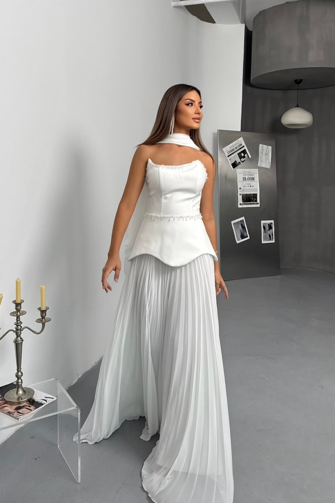 Piliseli Krep İşlemeli Alt Şifon Tek Parça Abiye Elbise - Beyaz