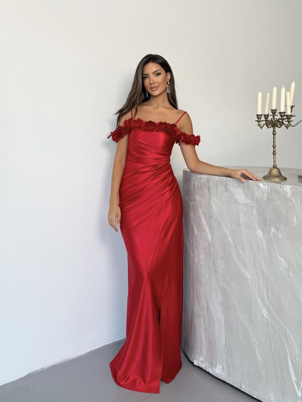 Straplez Lazer Güllü Ve Sarkık Kol Örme Saten Abiye Elbise - Kırmızı