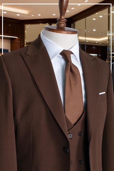 İtalyan Kesim Slim Fit Kahve Yelekli Takım Elbise | Yaka Puntolu Özel Tasarım SD42350