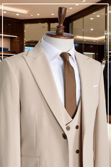 İtalyan Kesim Slim Fit Krem Yelekli Takım Elbise | Yaka Puntolu Özel Tasarım SD42349