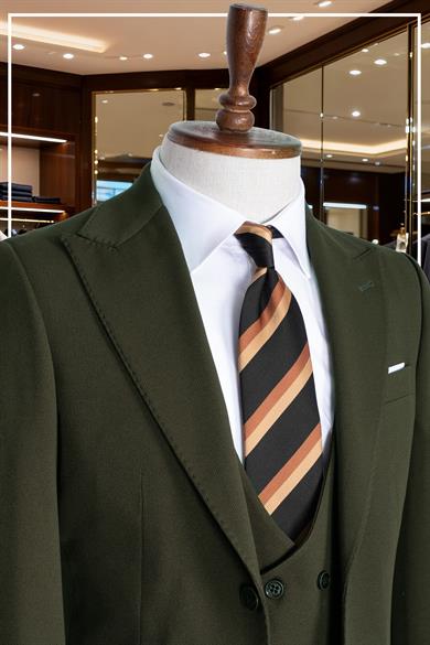 İtalyan Kesim Slim Fit Yeşil Yelekli Takım Elbise | Yaka Puntolu Özel Tasarım SD42351