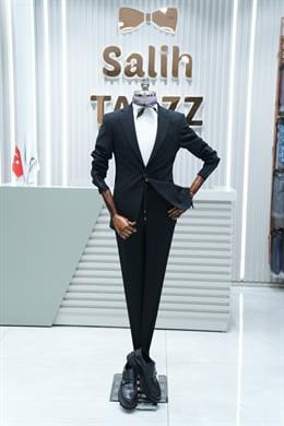 Siyah Premium Erkek Takım Elbise Günlük ve Özel Gün Kullanımı SD42408