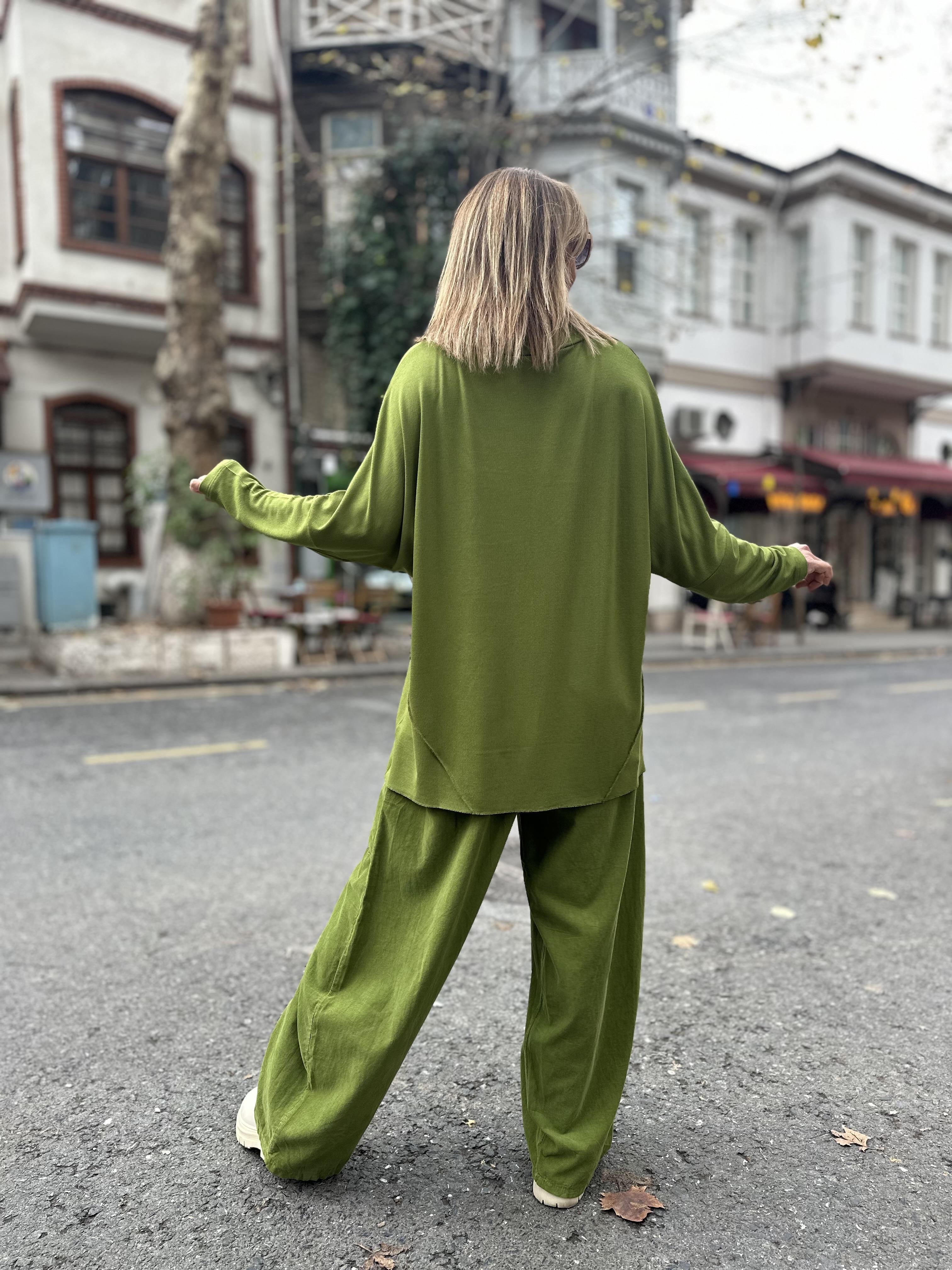 Degaje Yaka Dikiş Detaylı Bluz