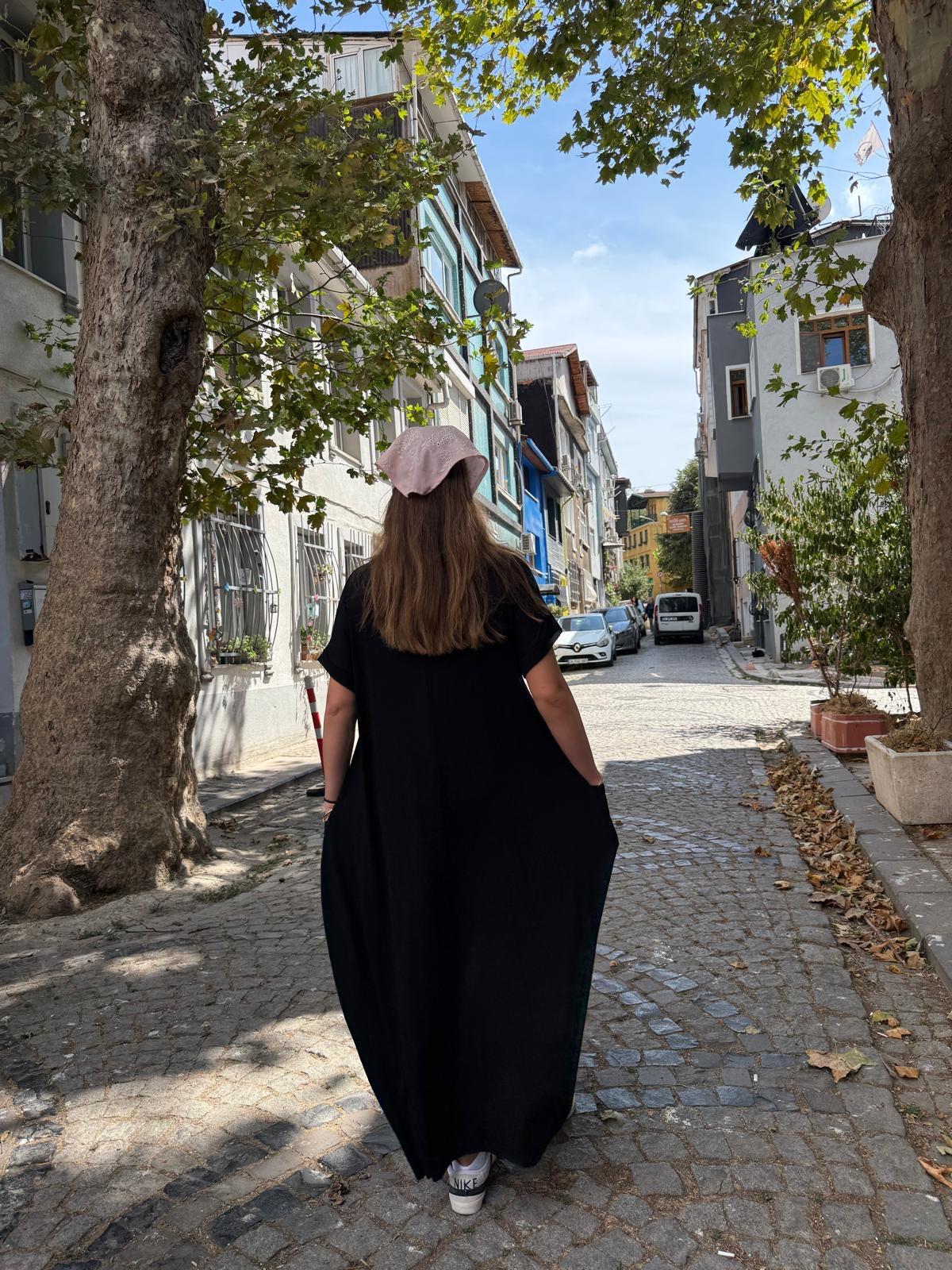 Siyah Kısa Kol Kulaklı Elbise
