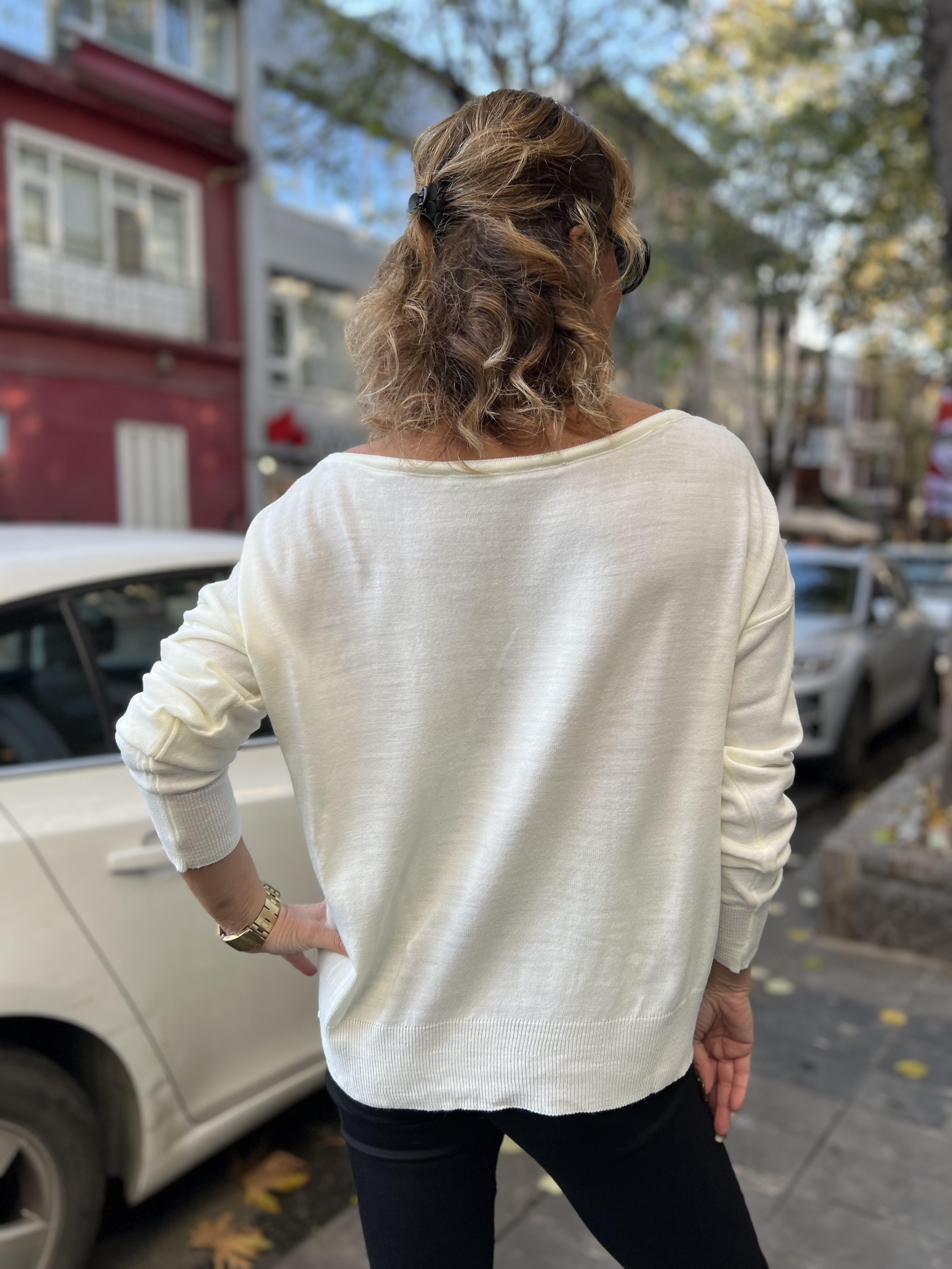 Kayık Yaka Triko