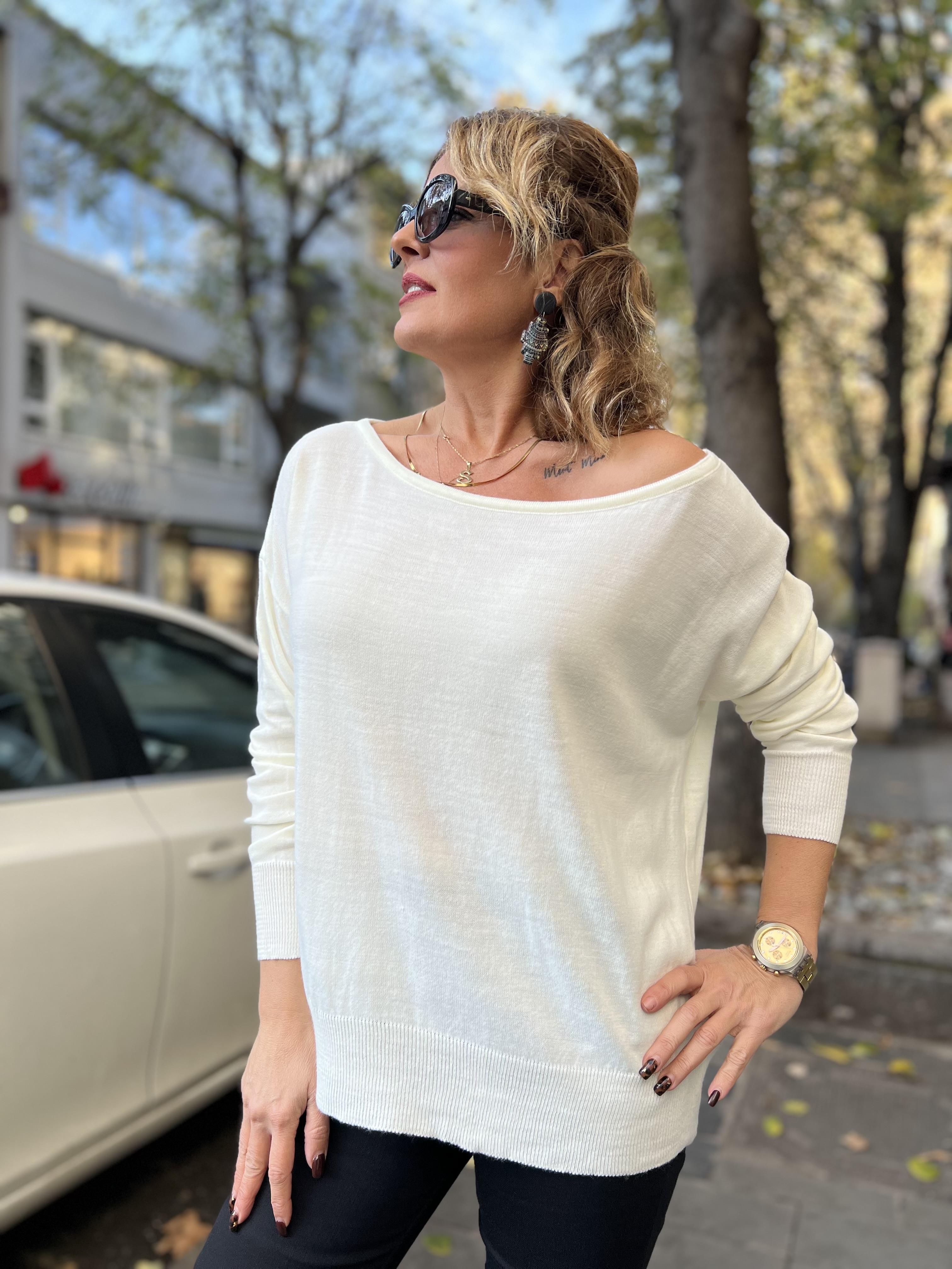 Kayık Yaka Triko