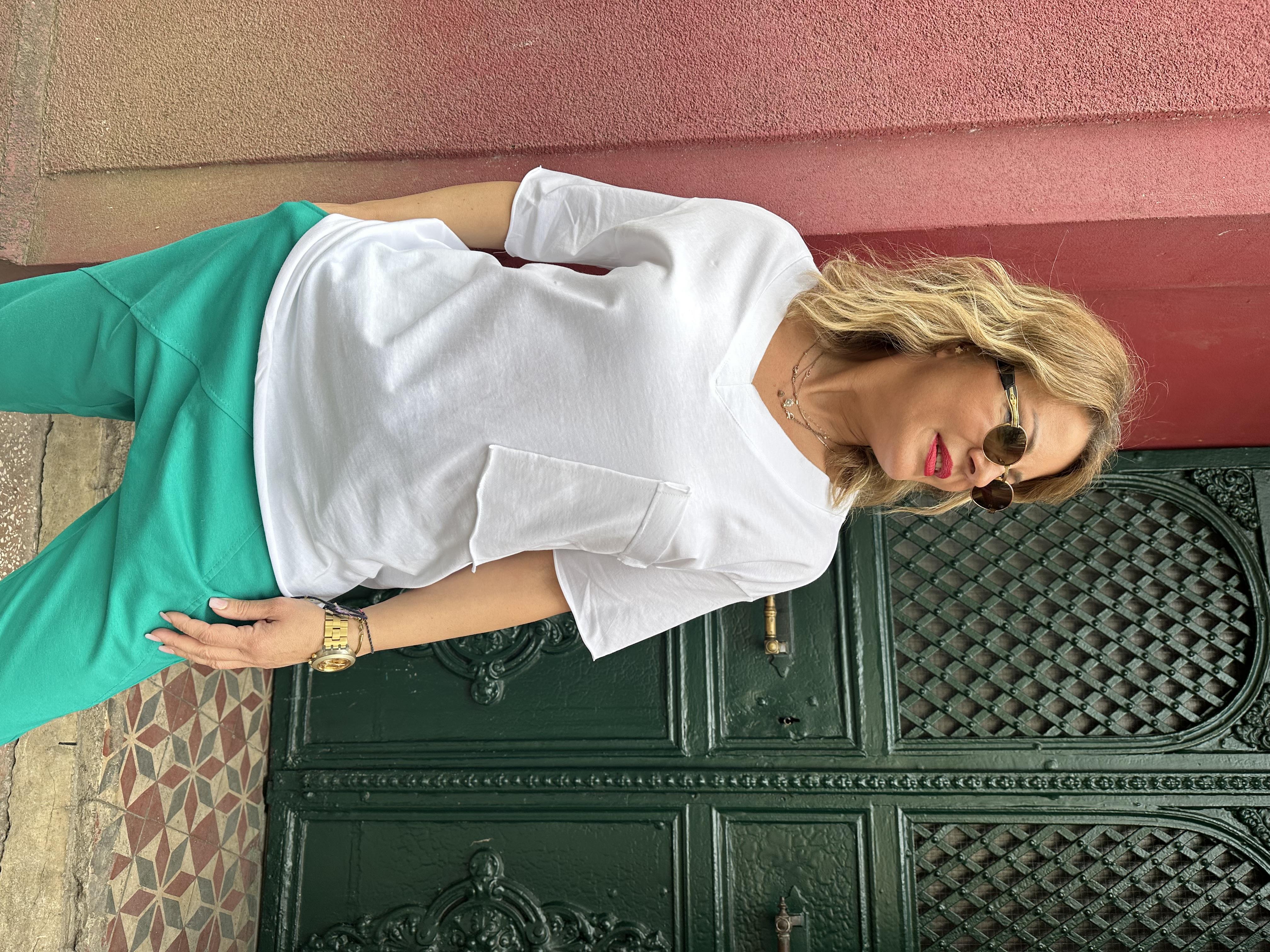 V Yaka Asimetrik Cepli Tshirt