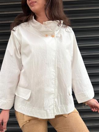 Ekru Yakadan Düğmeli Mevsimlik Ceket