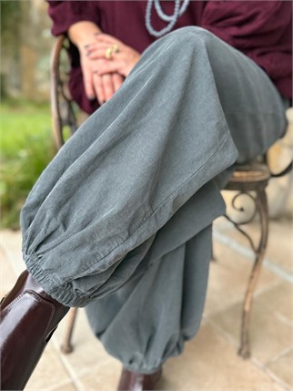 İthal Paçası Lastikli Oversize Kadife Pantolon