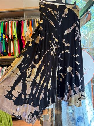 Batik Yırtmaçlı Siyah Pantolon