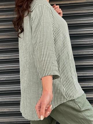 İthal Çizgili Devrik Yaka Düğmeli Bluz