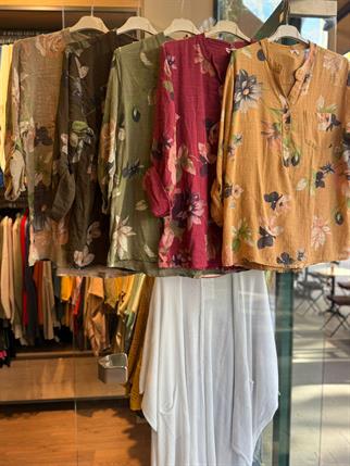 İthal Bahar Desenli Keten Gömlek