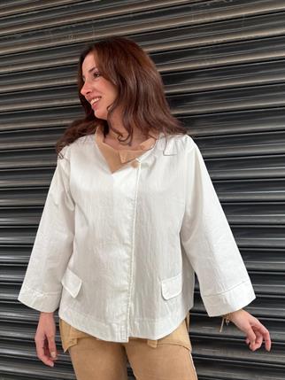 Ekru Yakadan Düğmeli Mevsimlik Ceket