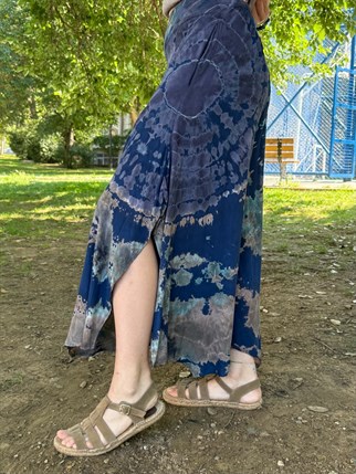 Batik Yırtmaçlı Lacivert Pantolon