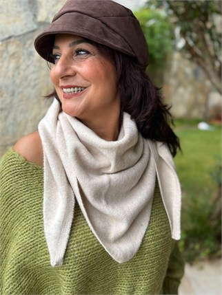 Üçgen Yün Şal