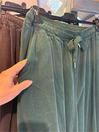 İthal Paçası Lastikli Oversize Kadife Pantolon