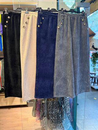 Yumoş Kadife Düğme Detaylı Pantolon