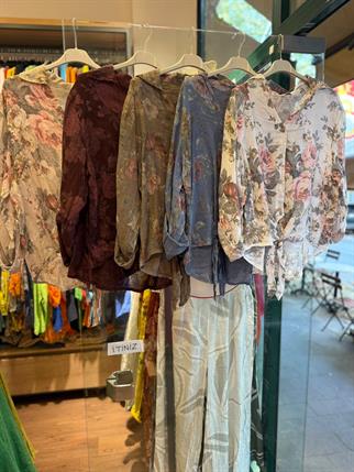 Gül Desenli Bağlamalı Keten Gömlek