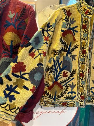 Bej İthal Pamuklu Nakışlı Ceket