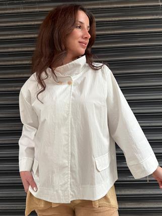 Ekru Yakadan Düğmeli Mevsimlik Ceket