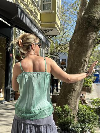 İp Askılı Dantelli İpek Bluz