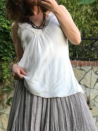 İpek Dantelli Askılı Bluz