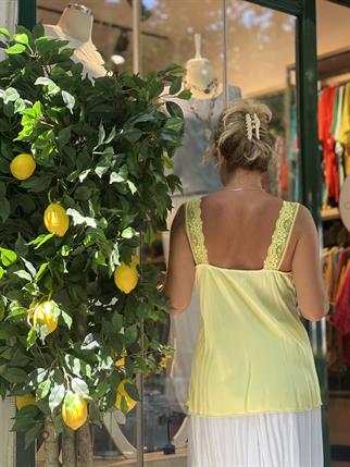 İpek Dantelli Askılı Bluz